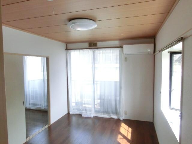 物件内観写真2　(洋室)