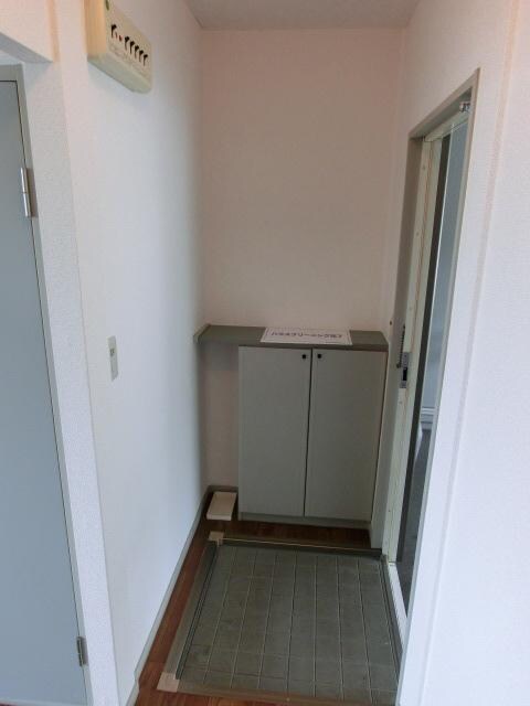 物件内観写真5　(玄関)