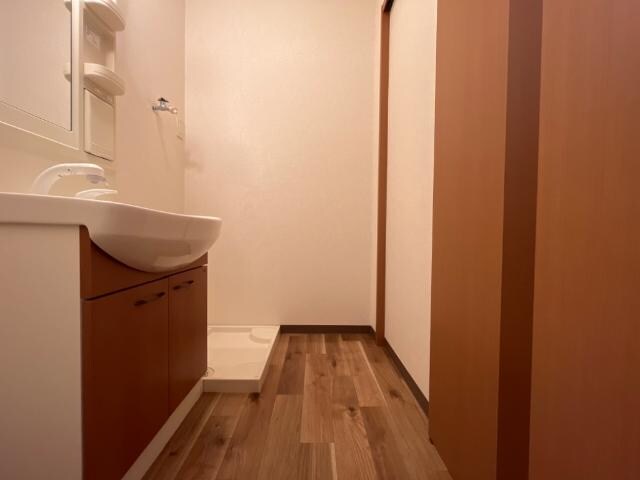 物件内観写真28　(洗面所スペース)