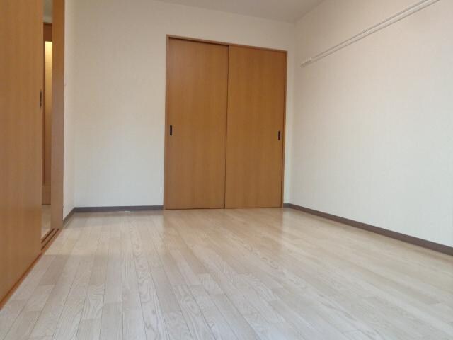 物件内観写真10　(洋室)