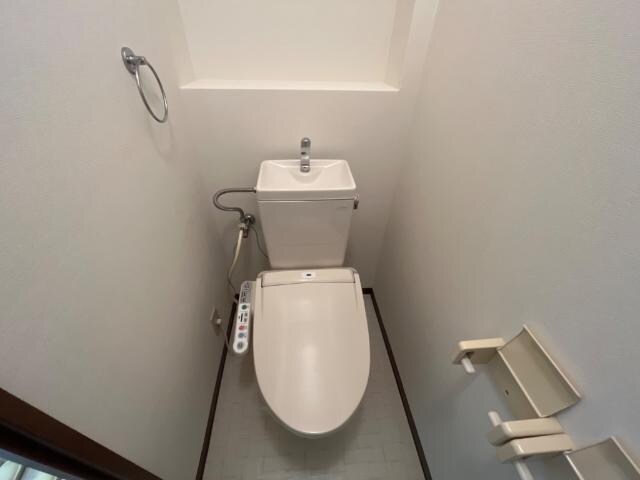 物件内観写真14　(シャワー付トイレ)