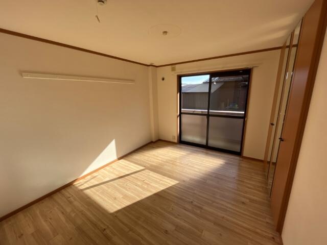 物件内観写真10　(洋室)