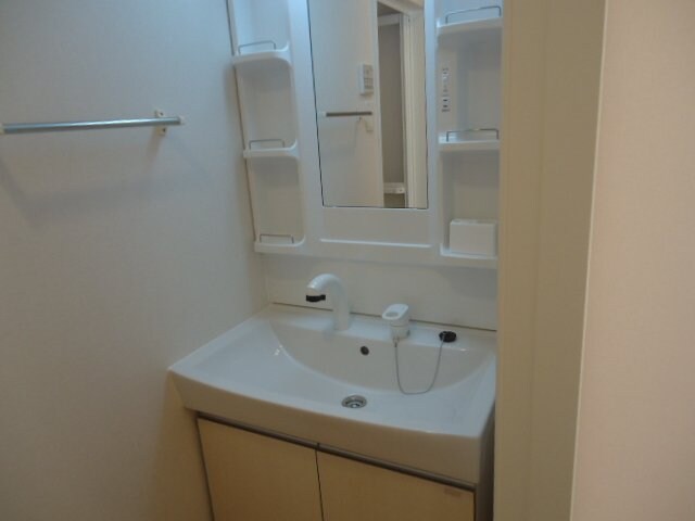 物件内観写真15　(洗髪洗面化粧台)