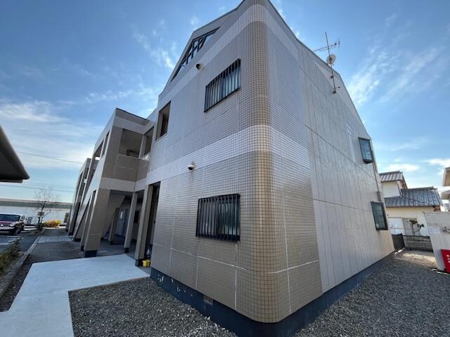 物件外観写真2　(外観写真（昼）)