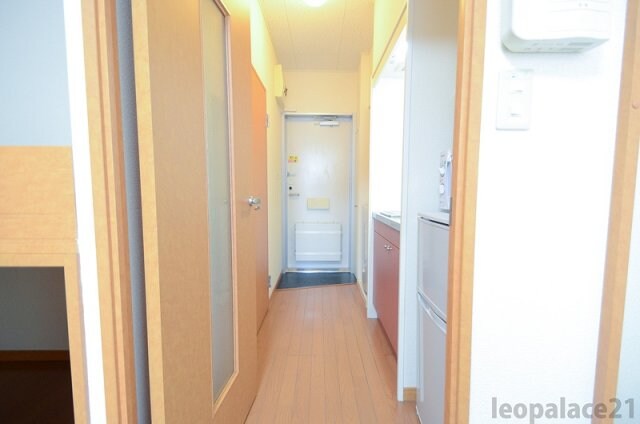 物件内観写真4　(備品や設備仕様は号室等により異なります現地をご確認ください。)