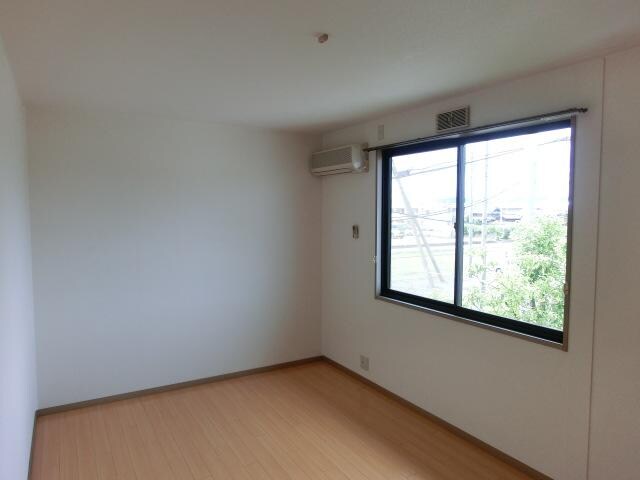 物件内観写真3　(洋室)