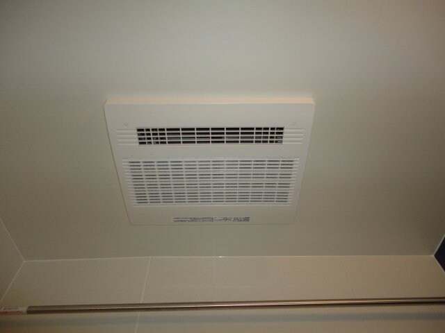 物件内観写真23　(浴室換気乾燥機)