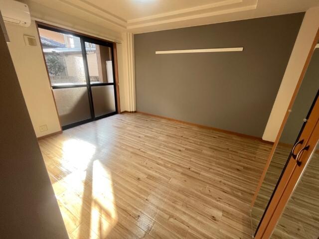 物件内観写真4　(洋室)