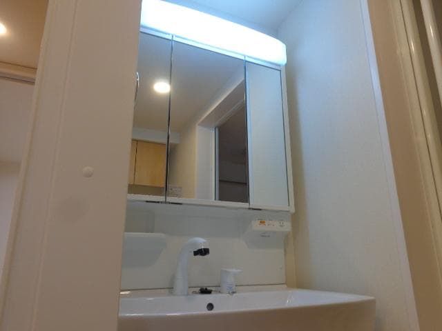 物件内観写真13　(洗髪洗面化粧台)