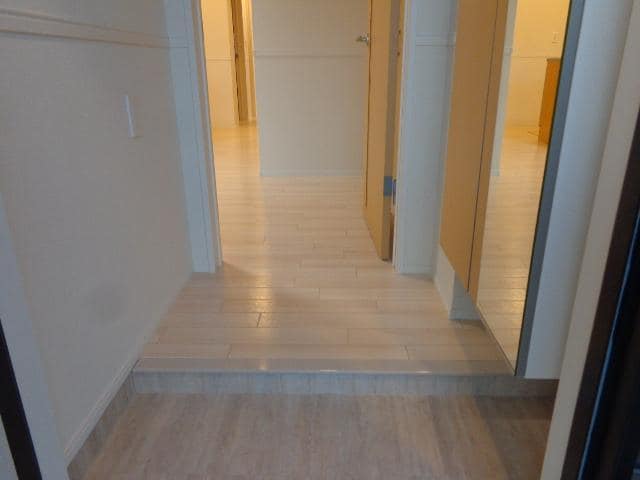 物件内観写真28　(玄関)