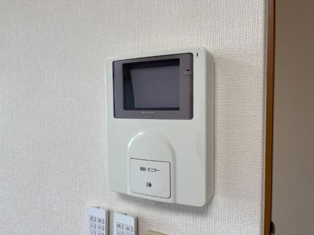 物件内観写真16　(カメラ付インターホン)