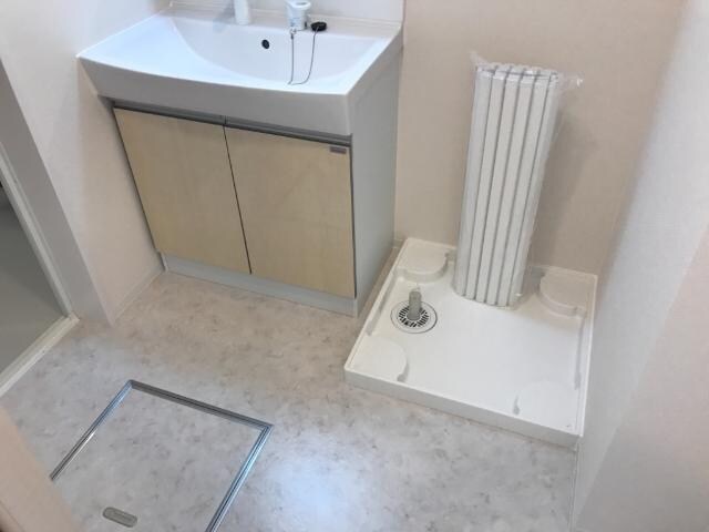 物件内観写真21　(洗濯機置場)