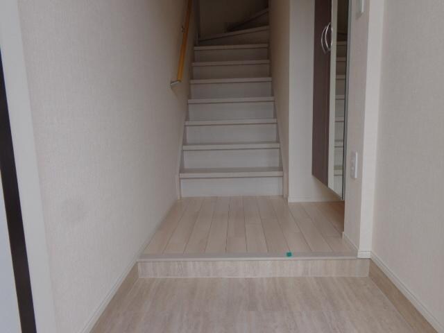 物件内観写真11　(玄関)