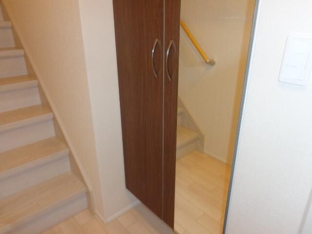 物件内観写真28　(下駄箱)