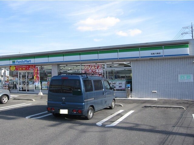 物件外観写真2　(ファミリーマート　玉島八島店まで450m)