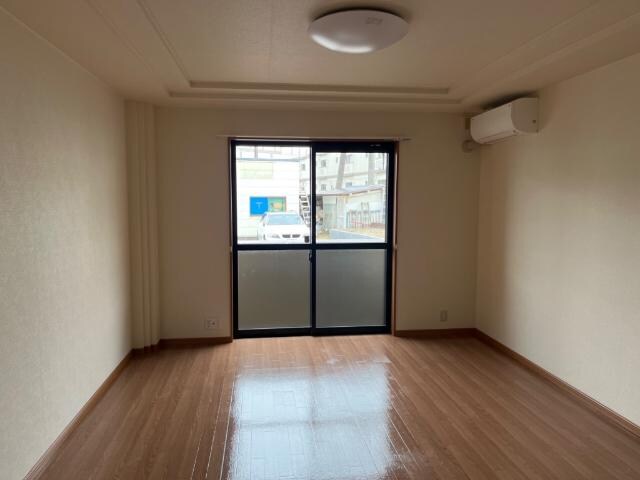 物件内観写真9　(洋室)