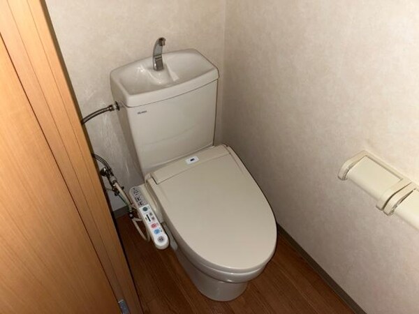 トイレ(シャワー付トイレ)