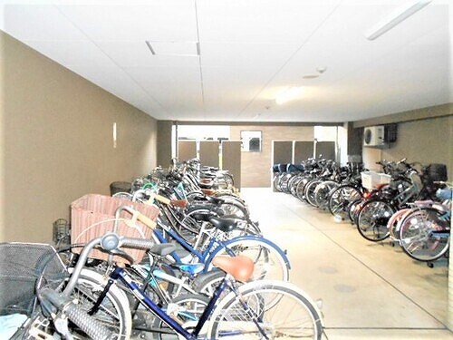 物件内観写真15　(駐輪場　※2022年4月撮影)