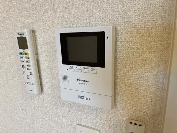 内装他(カメラ付インターホン)
