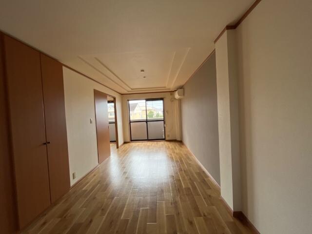 物件内観写真9　(リビング)