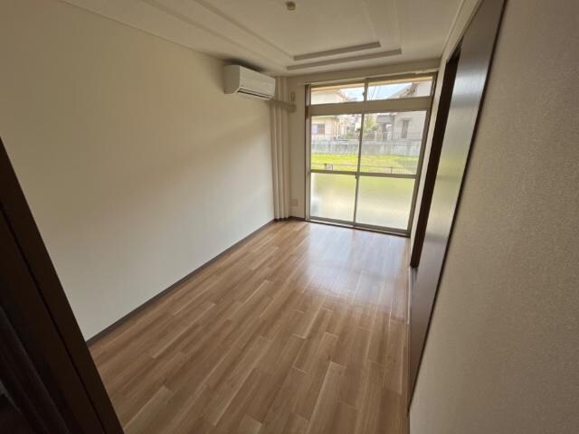 物件内観写真16　(洋室)