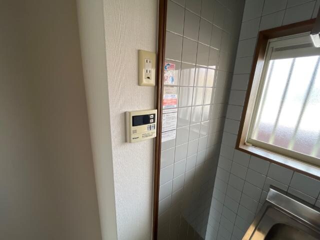 物件内観写真24　(給湯リモコン)