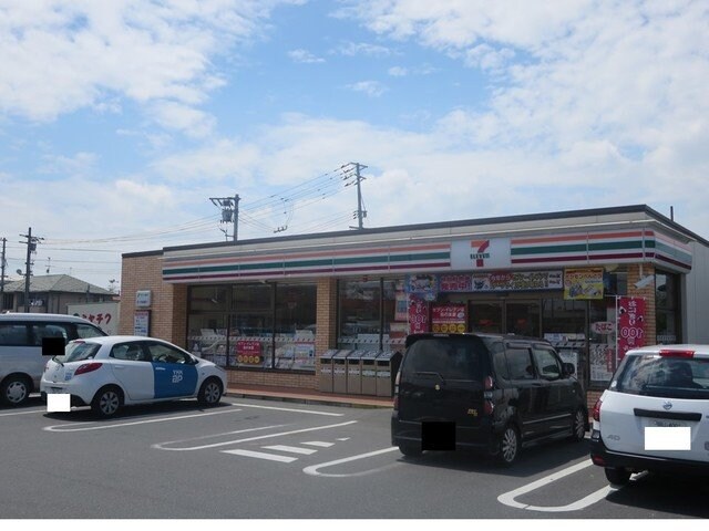 物件外観写真4　(セブンイレブンまで220m)