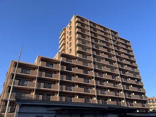 物件外観写真1　(建物外観)