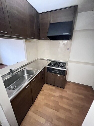 物件内観写真5　(システムキッチン　※2023年10月撮影)