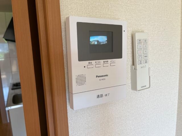 物件内観写真14　(カメラ付インターホン)