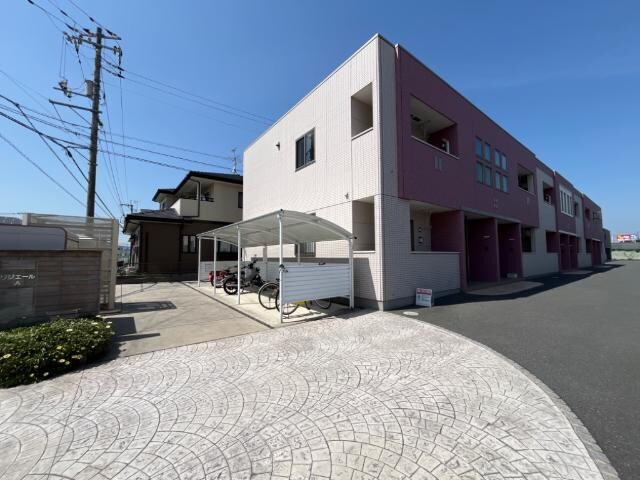 物件外観写真3　(外観写真（昼）)