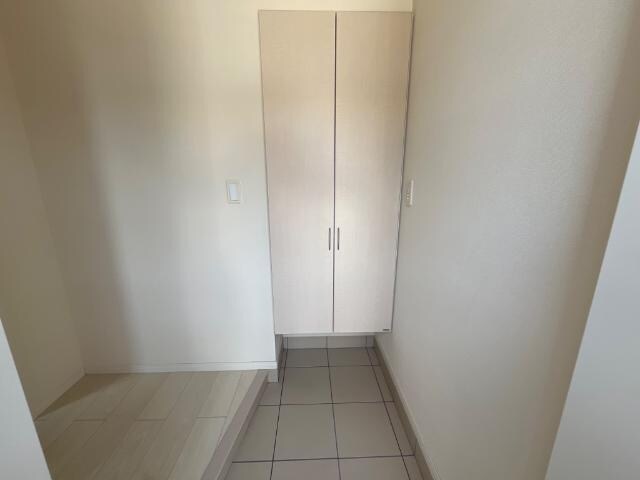 物件内観写真23　(玄関)