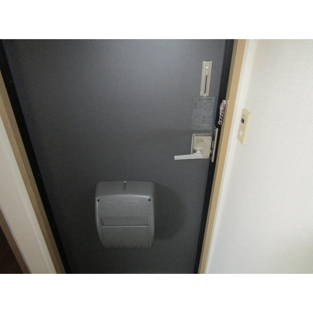 物件内観写真9　(玄関)