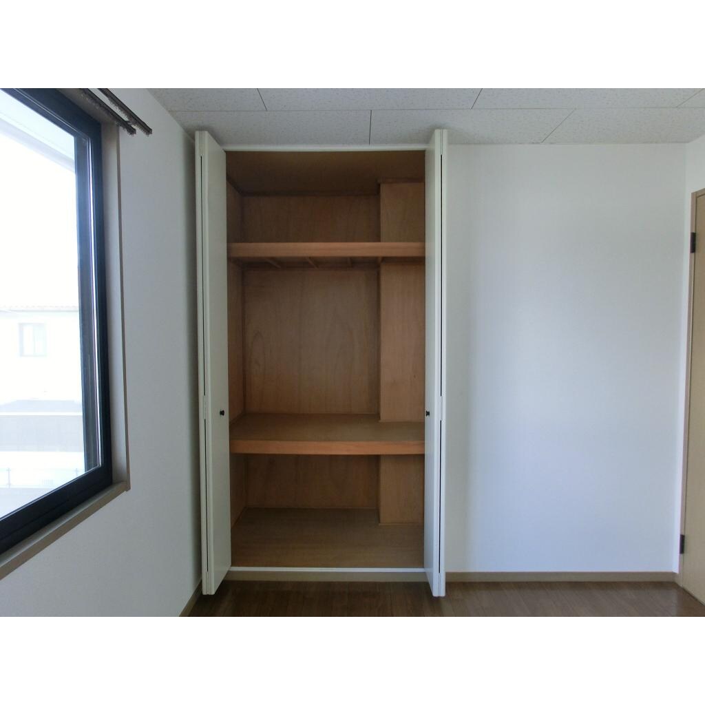 物件内観写真16　(収納)