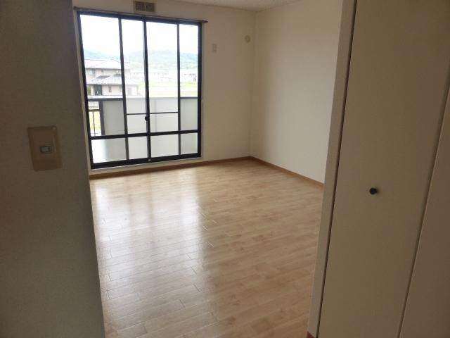 物件内観写真6　(洋室)