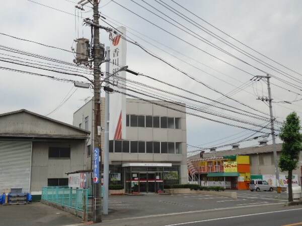 周辺環境(香川銀行倉敷小溝支店まで30ｍ)