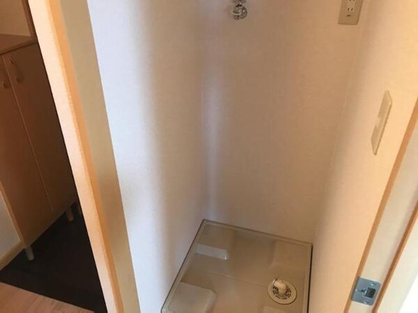 建物設備(洗濯機置場)