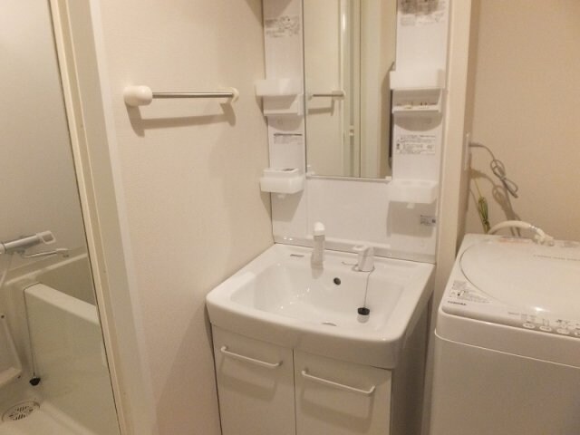 物件内観写真25　(独立洗面台付き)
