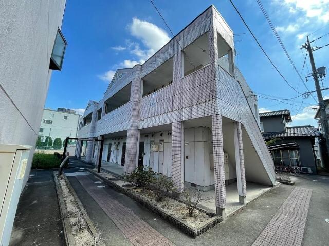 物件外観写真2　(外観写真（昼）)