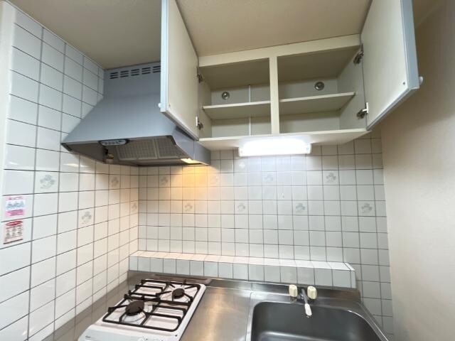 物件内観写真24　(キッチン上部収納)