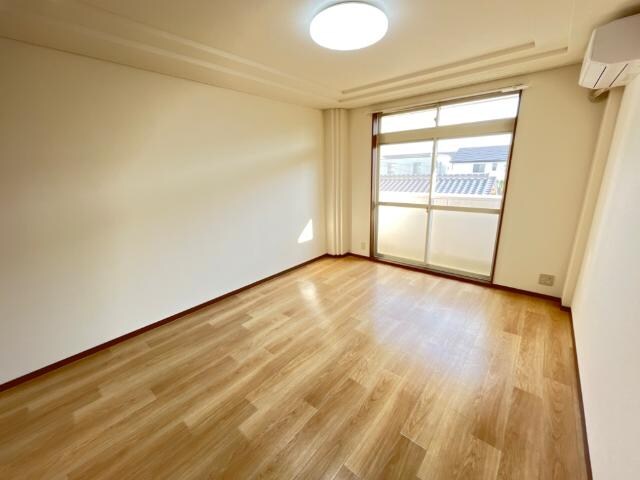 物件内観写真26　(洋室)