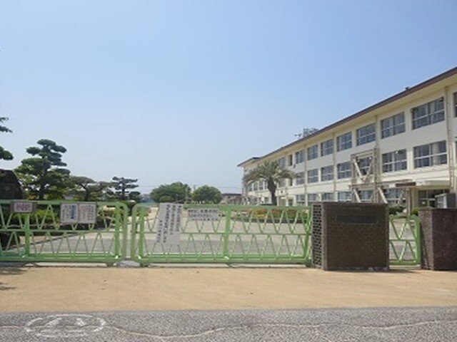 物件外観写真6　(中州小学校まで1300m)
