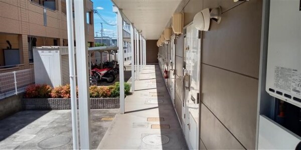 玄関(※写真と現状が異なる場合は現状を優先)