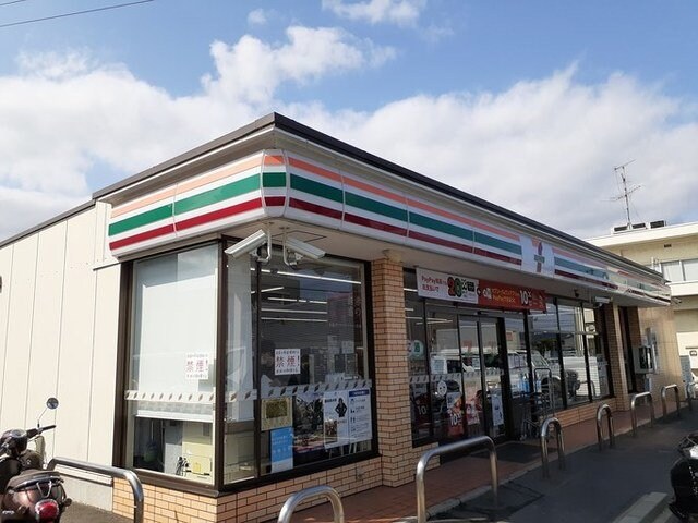 物件外観写真3　(セブン-イレブン岡山今保店まで900m)