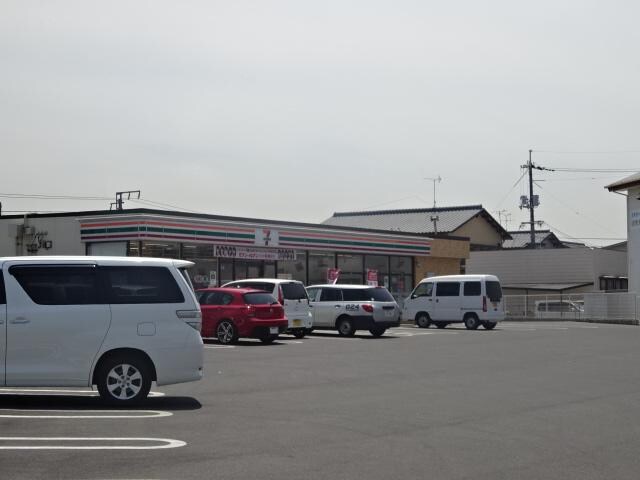 物件外観写真6　(セブンイレブン倉敷西阿知南店まで855ｍ)
