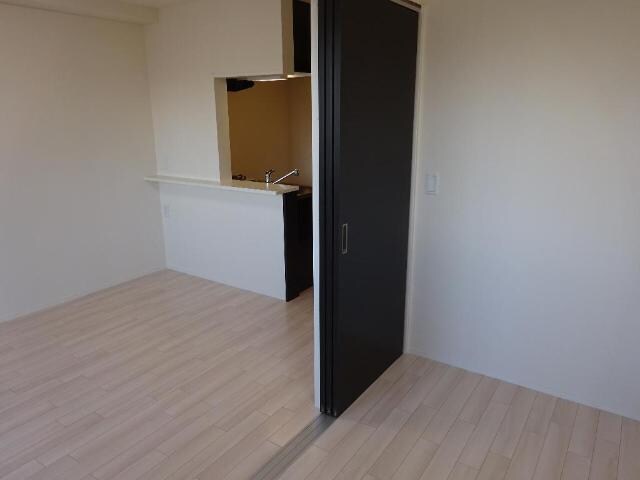 物件内観写真4　(リビング)