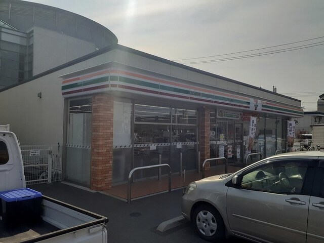 物件外観写真3　(セブンイレブン妹尾西店まで500m)