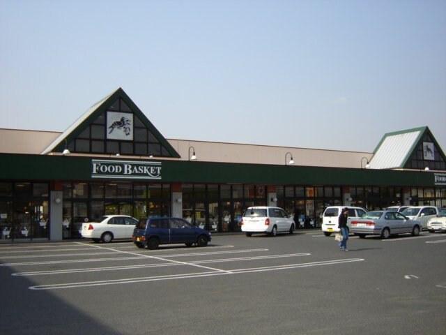 物件外観写真6　(ニシナ（スーパー）まで800ｍ)