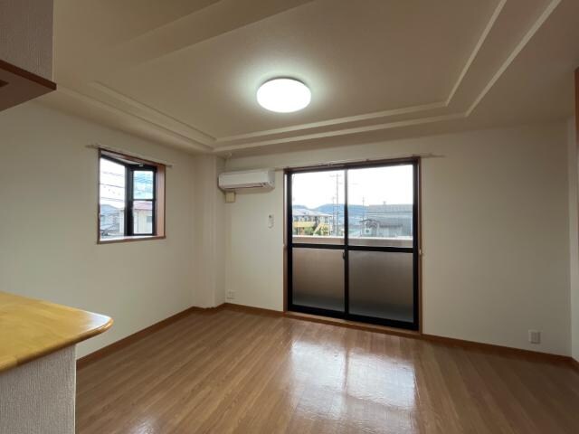 物件内観写真12　(リビング)