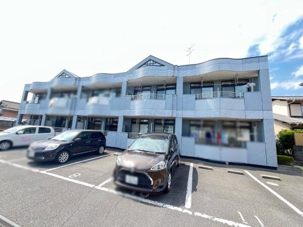 駐車場(外観写真（昼）)